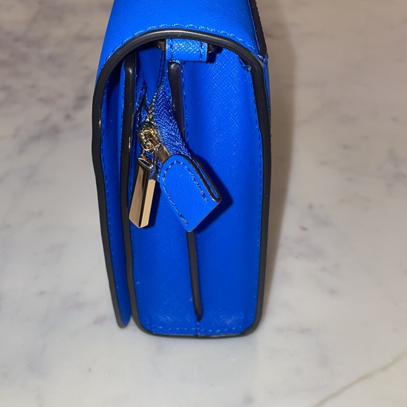 NEW without tags Tory Burch Emerson Crossbody Blue Purse with removable strap - Picture 12 of 12